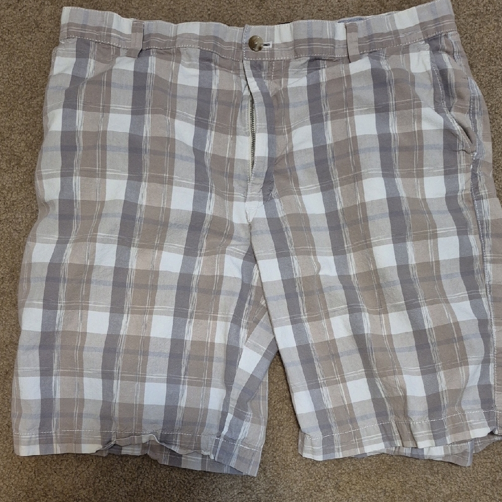 Van Heusen Tan and White Flat Front Shorts